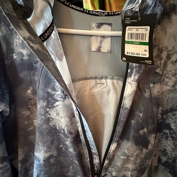 Brand new women’s large zip up under armour jacket - Picture 2 of 5